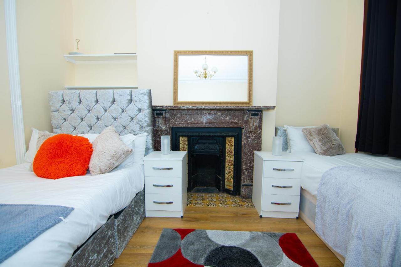 Victorian Woods Bnb Ilford Bagian luar foto