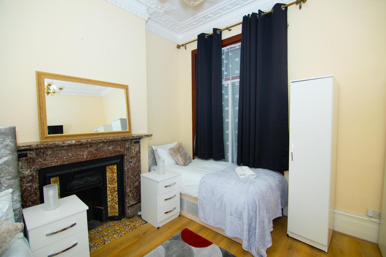 Victorian Woods Bnb Ilford Bagian luar foto