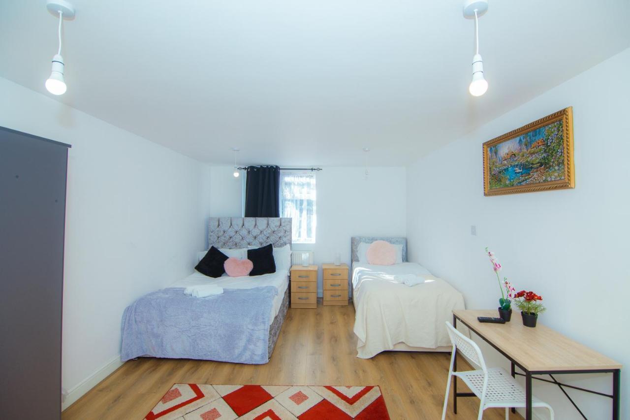 Victorian Woods Bnb Ilford Bagian luar foto