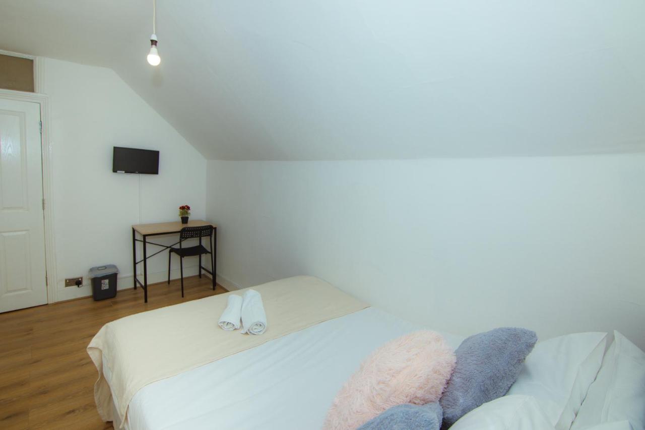 Victorian Woods Bnb Ilford Bagian luar foto