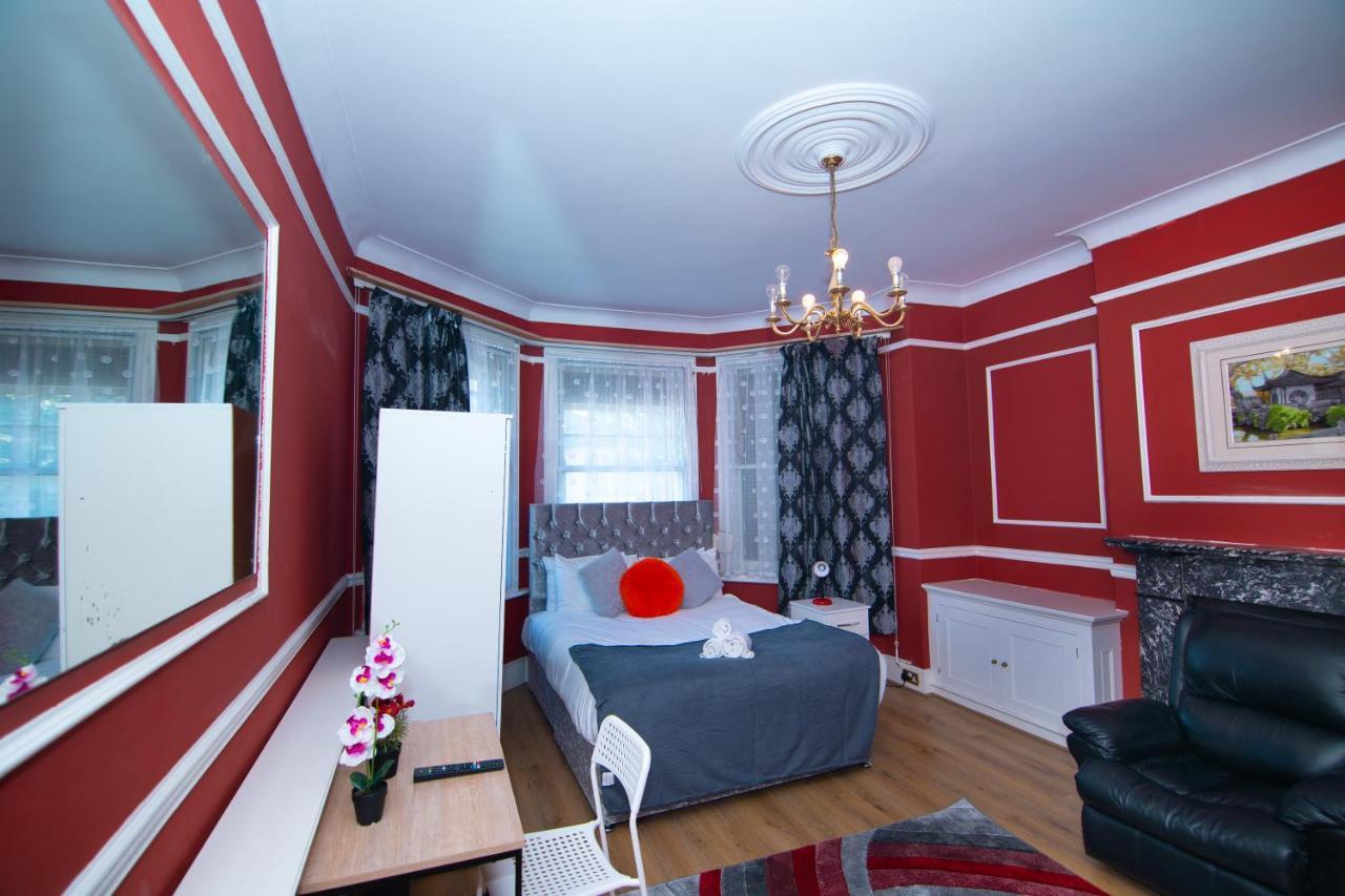 Victorian Woods Bnb Ilford Bagian luar foto