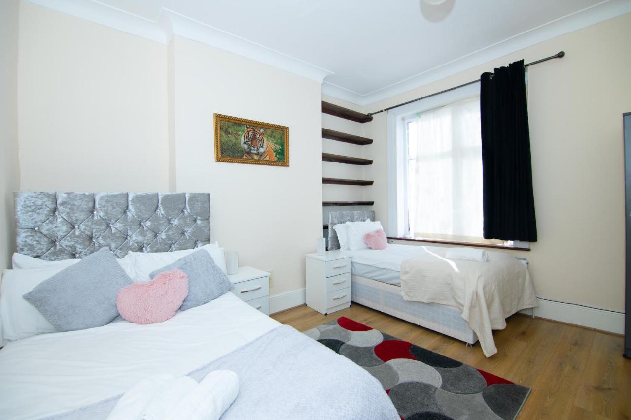Victorian Woods Bnb Ilford Bagian luar foto