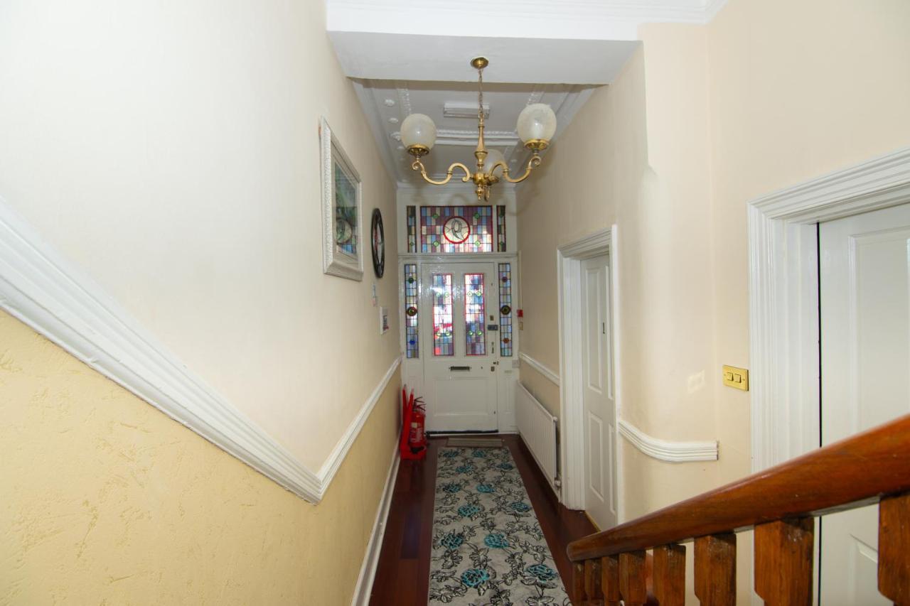 Victorian Woods Bnb Ilford Bagian luar foto