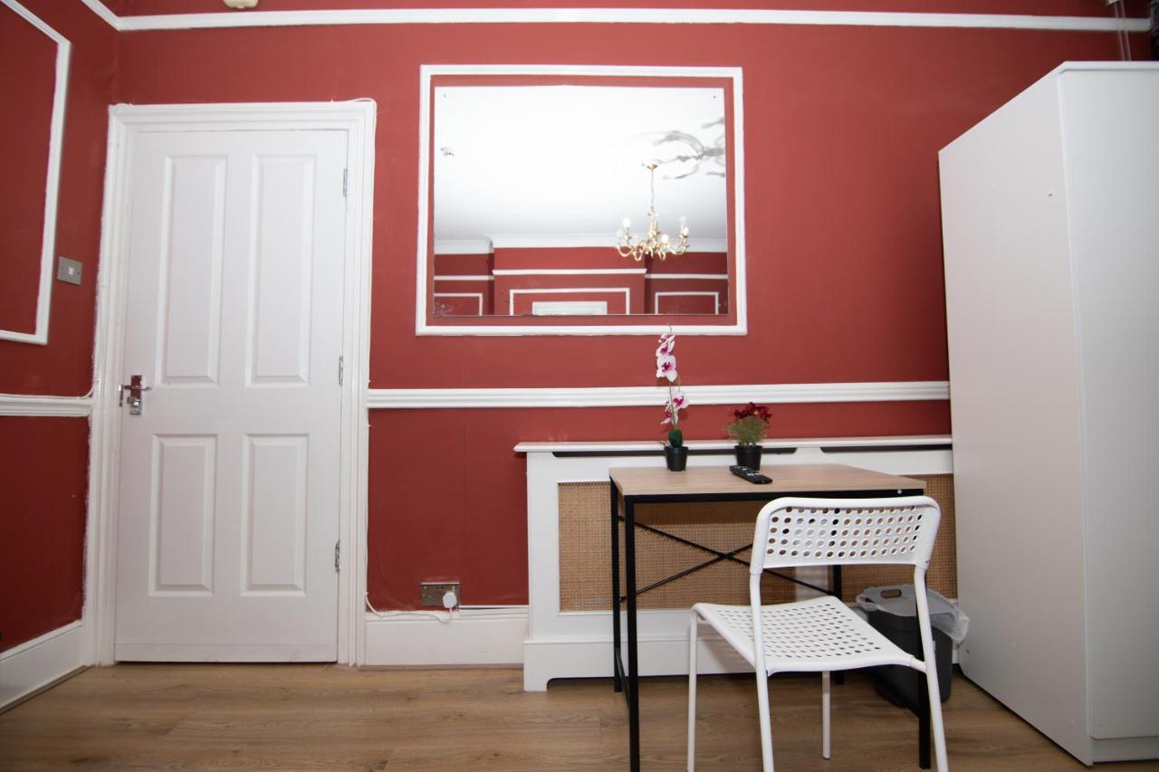 Victorian Woods Bnb Ilford Bagian luar foto