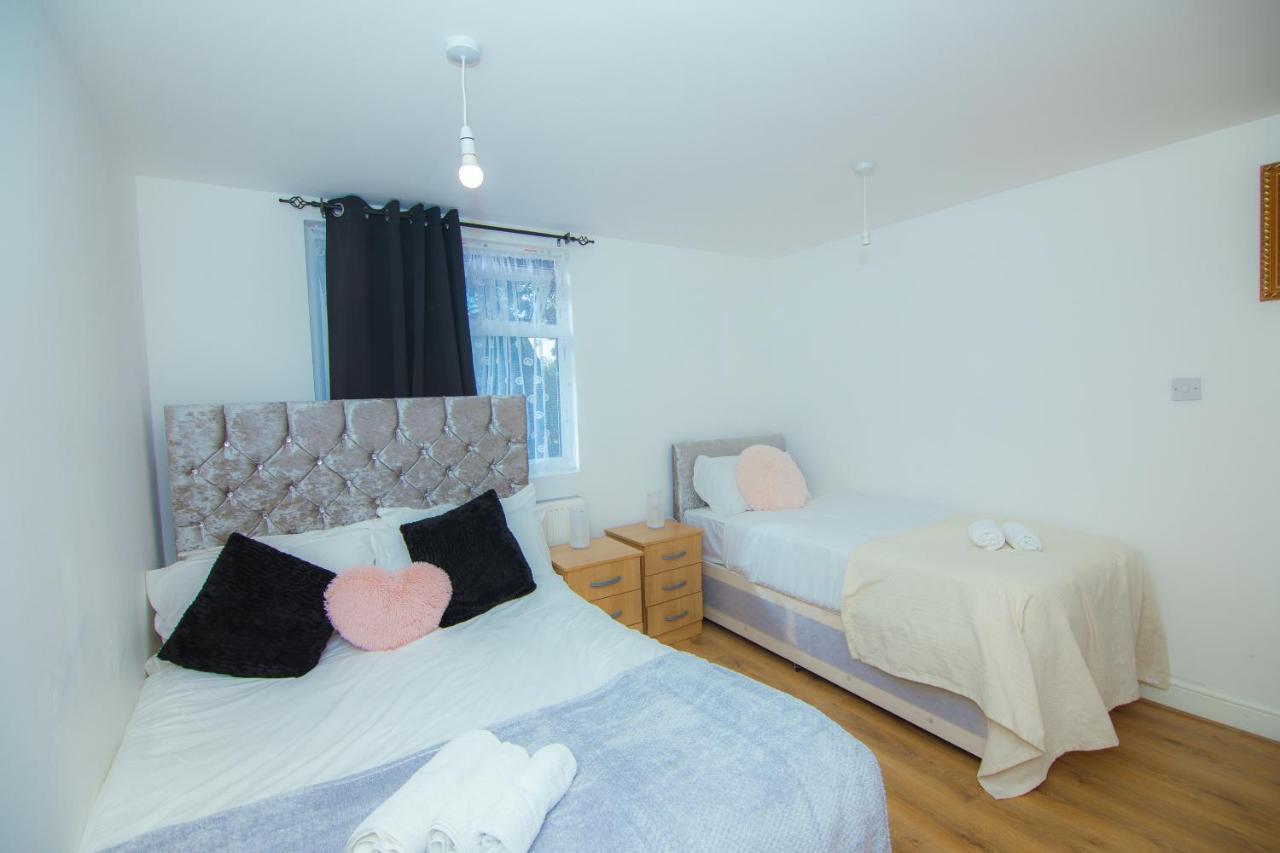 Victorian Woods Bnb Ilford Bagian luar foto