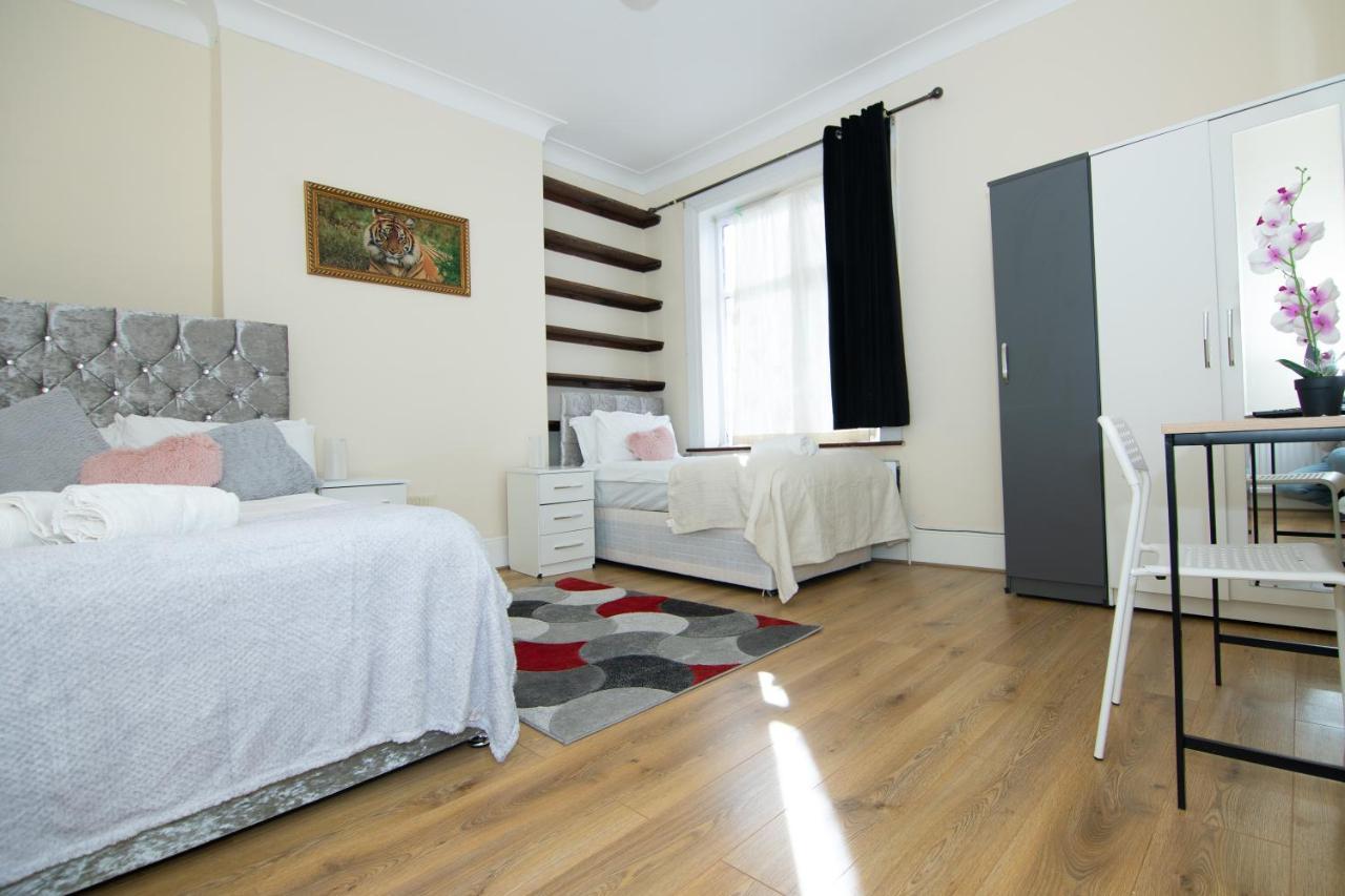 Victorian Woods Bnb Ilford Bagian luar foto