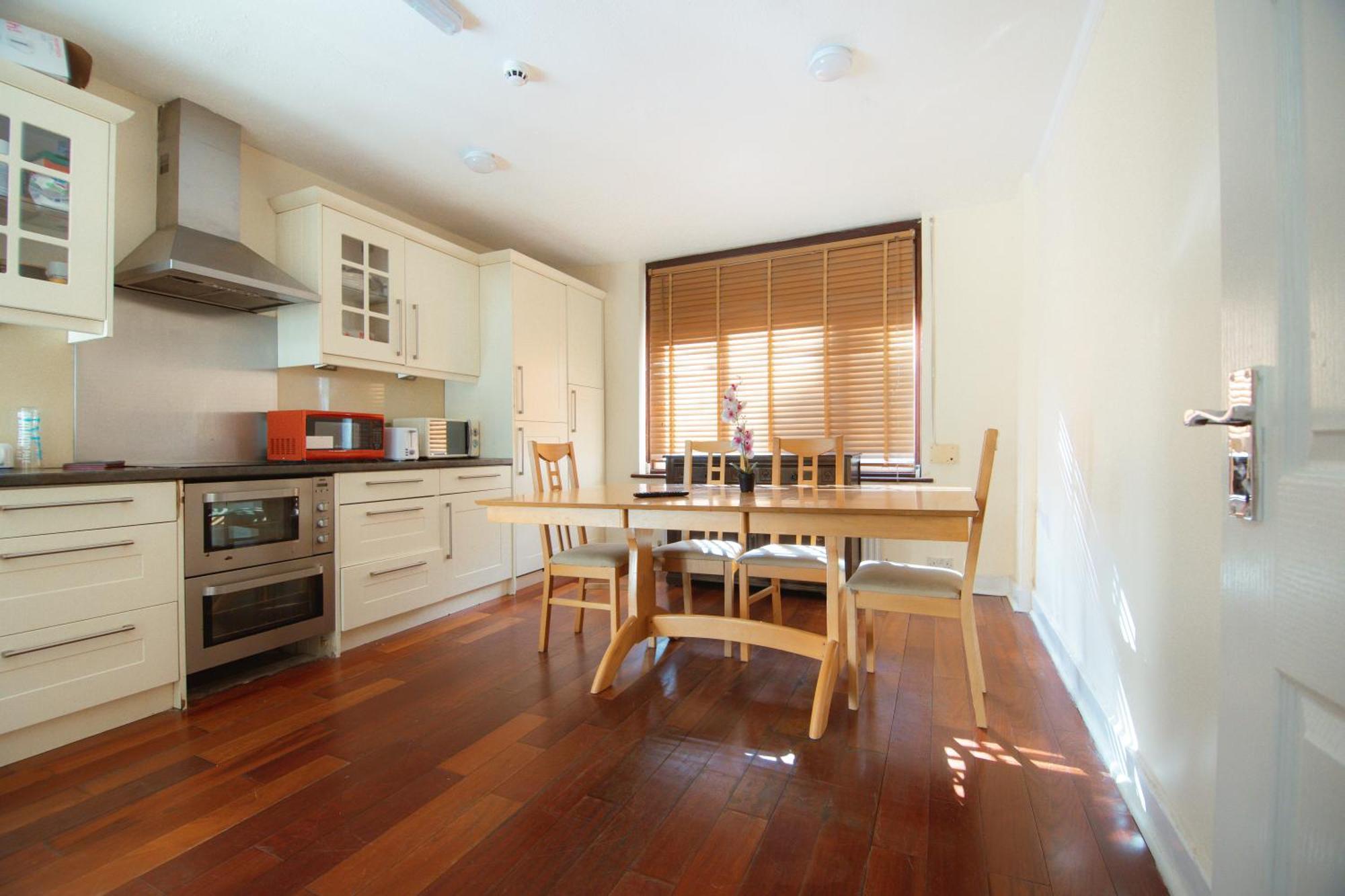 Victorian Woods Bnb Ilford Bagian luar foto